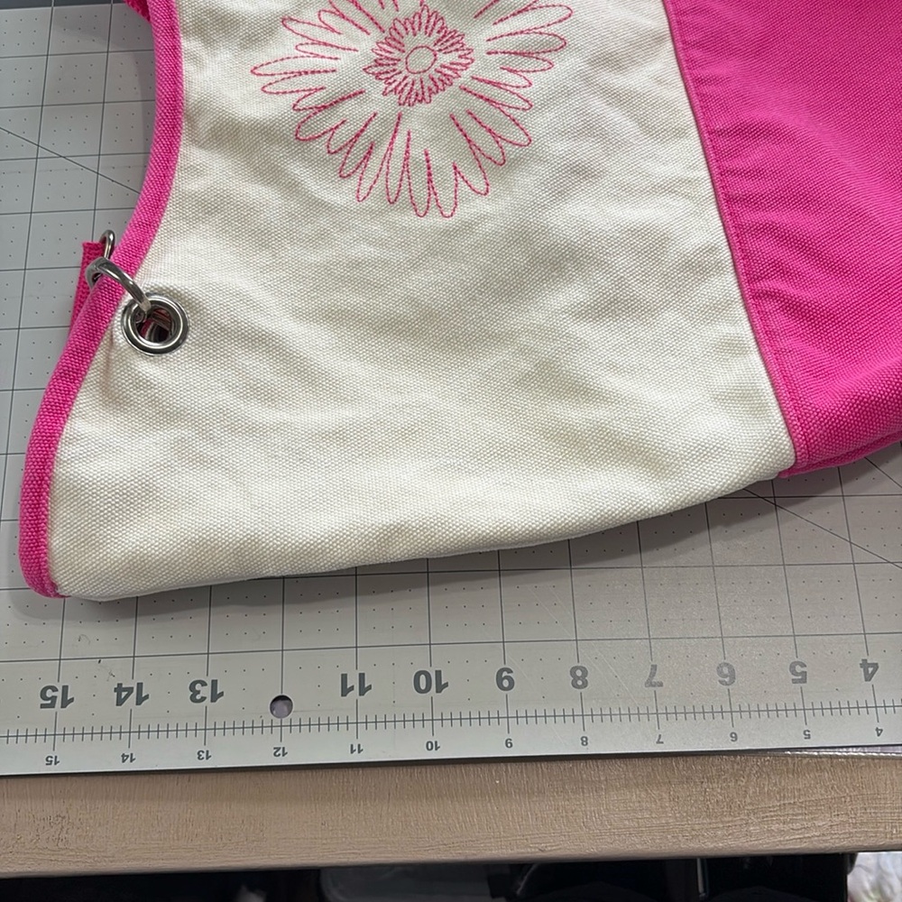 Vibrant Pink and Cream Canvas Tote with Daisy Design - Picture 9 of 9
